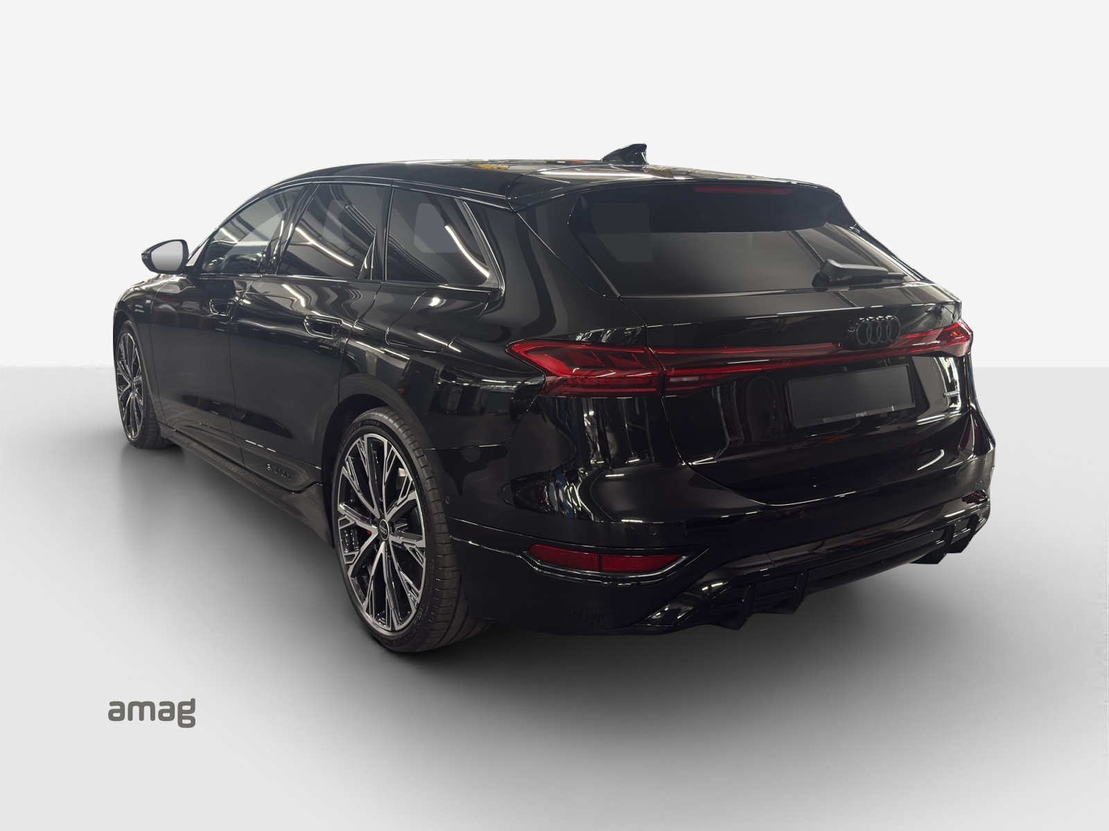 AUDI A6 Avant e-tron quattro-showroom-element-2