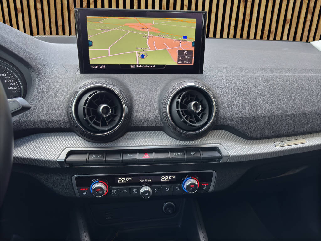 AUDI Q2 1.5 35 TFSI S-Tronic-image-9