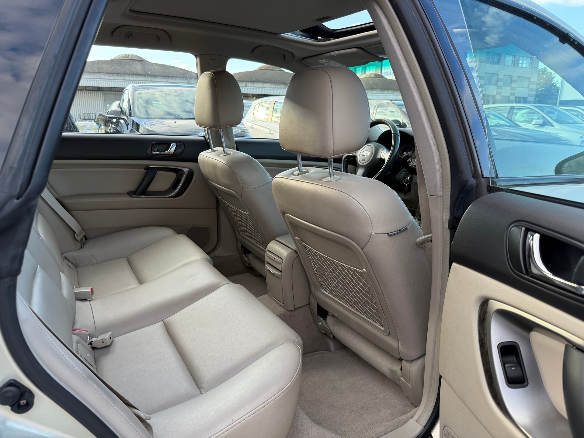 SUBARU Outback 3.0R AWD H6 Automatic / Frisch ab MFK / 1.Hand / Leder / Panoramadach / Sitzheizung-image-10