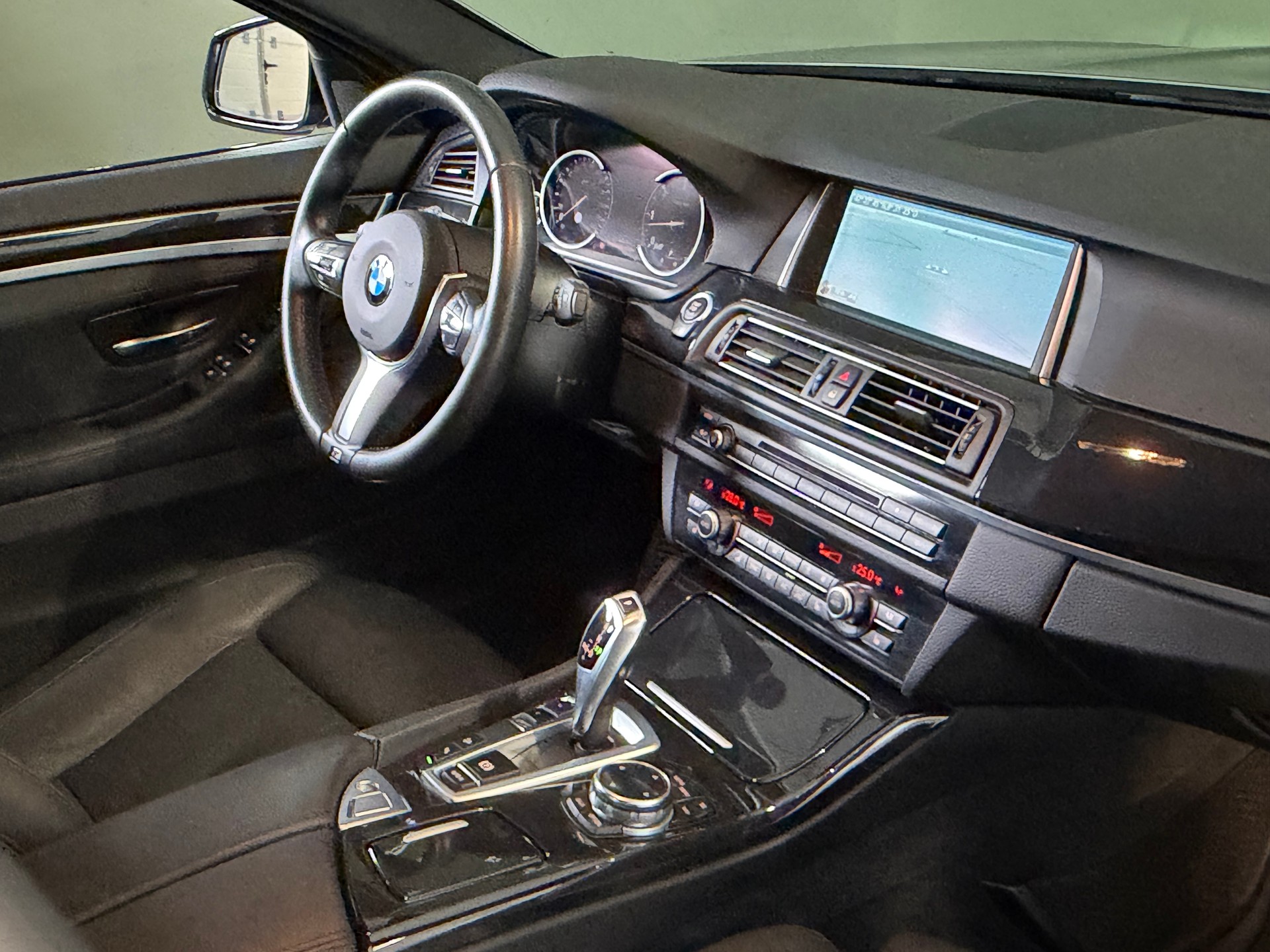 BMW 535d Touring xDrive Steptronic*M-Sport*Ab MFK-image-11