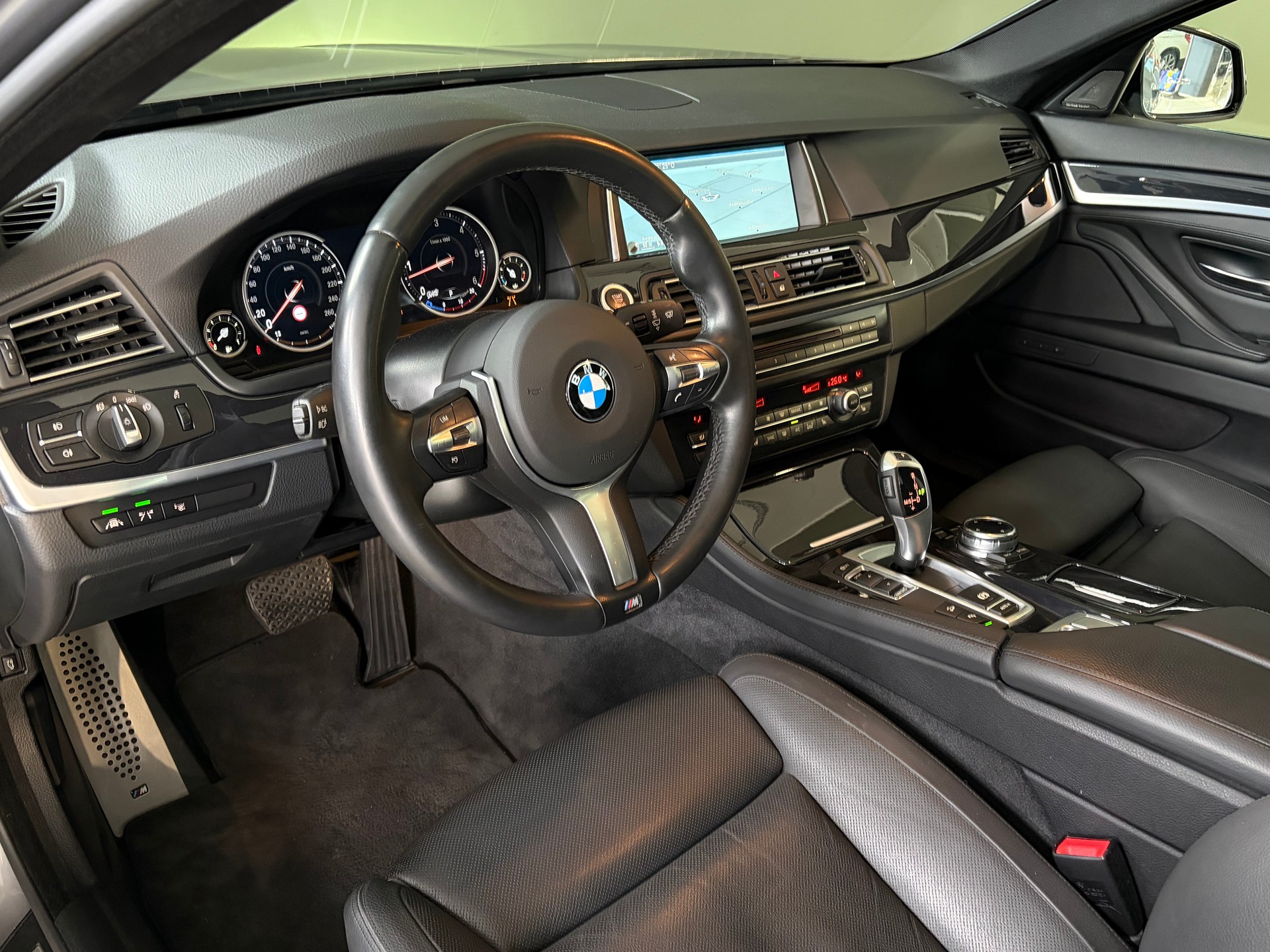 BMW 535d Touring xDrive Steptronic*M-Sport*Ab MFK-image-21