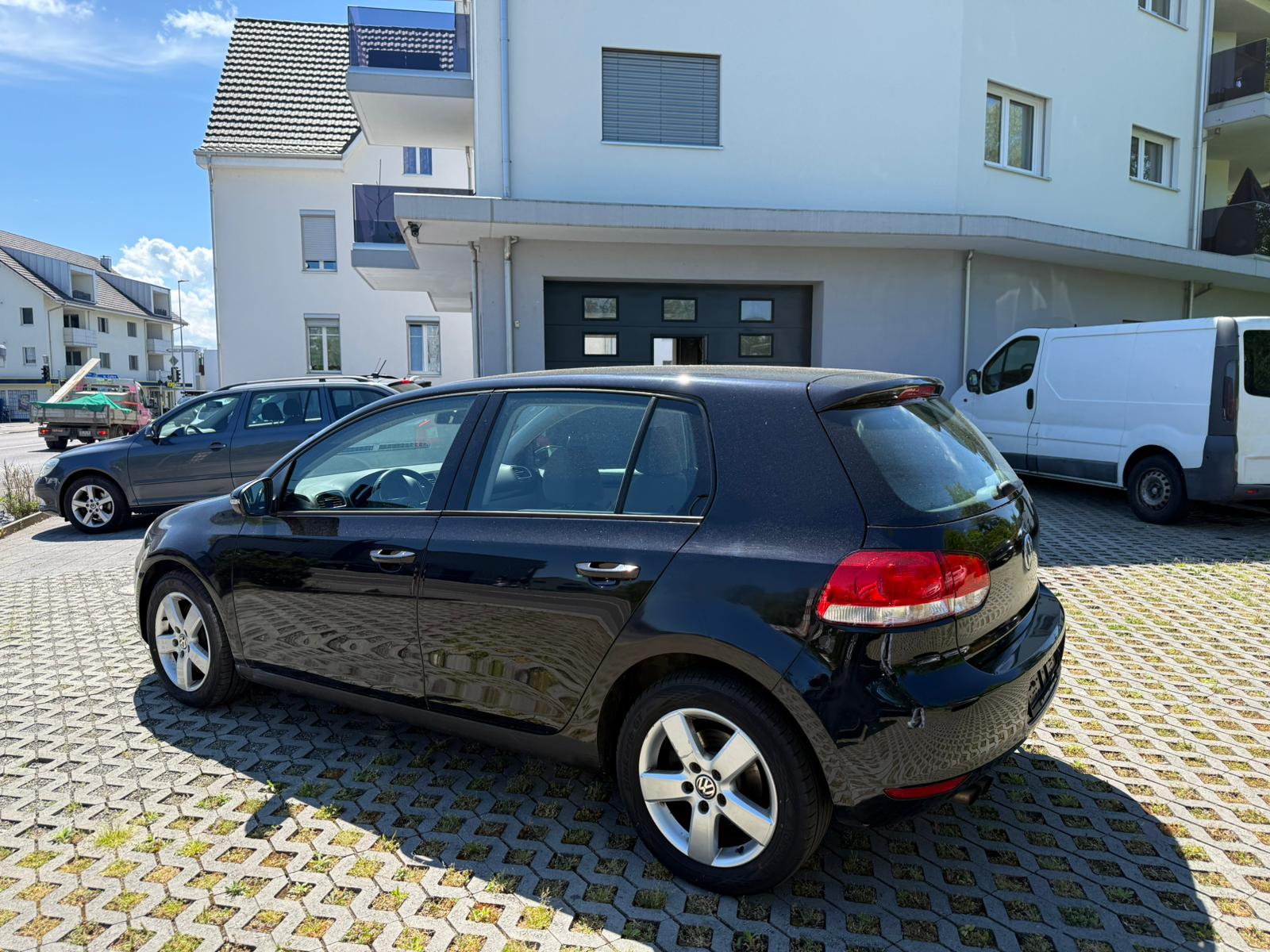 VW Golf 2.0 TDI Comfortline 4Motion-image-5