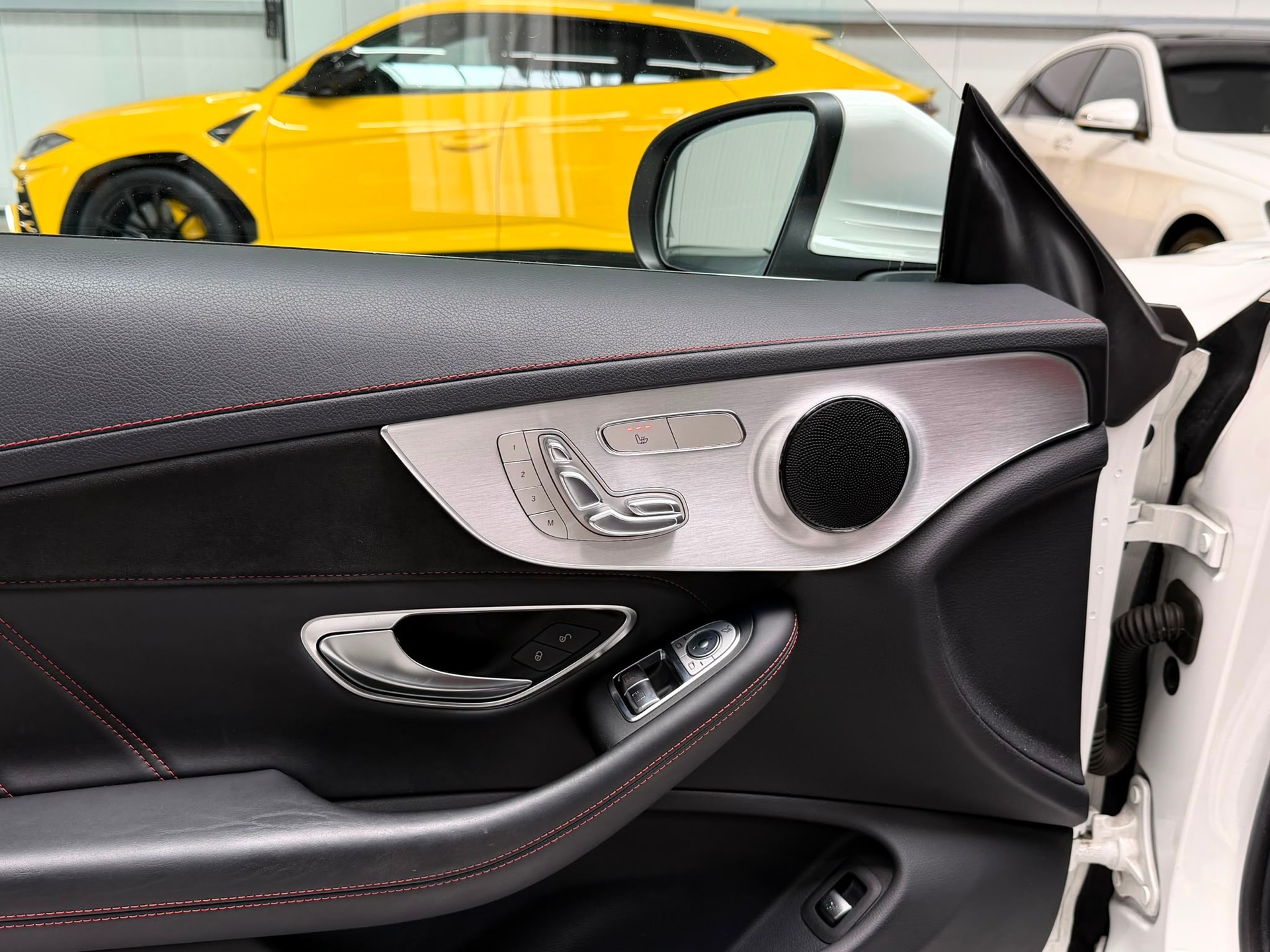 MERCEDES-BENZ C 63 AMG Speedshift-image-25