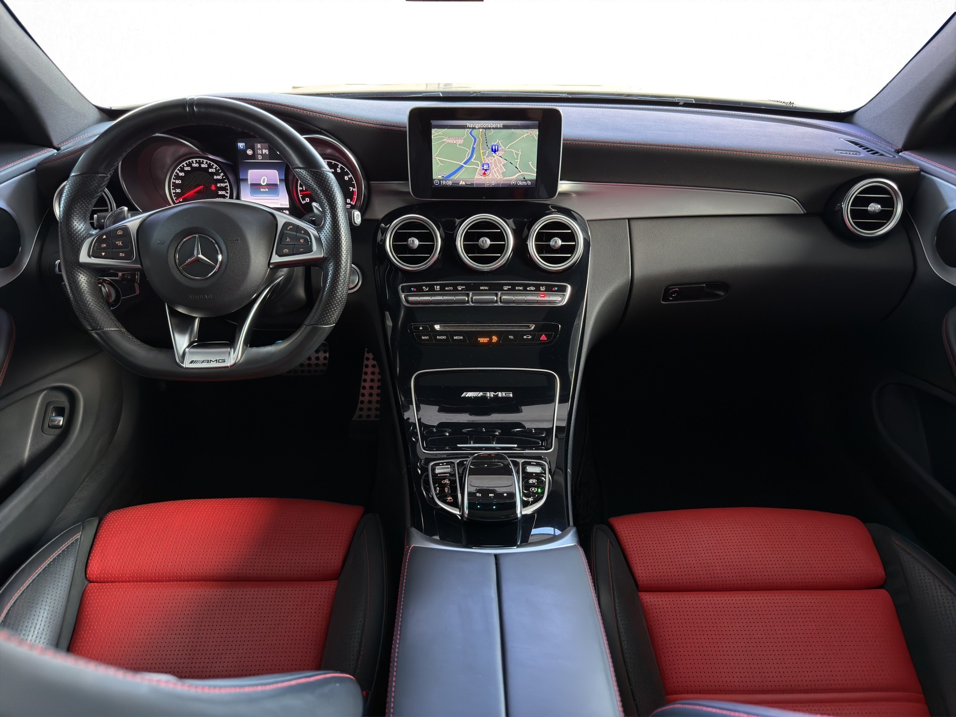 MERCEDES-BENZ C 63 AMG Speedshift-image-8