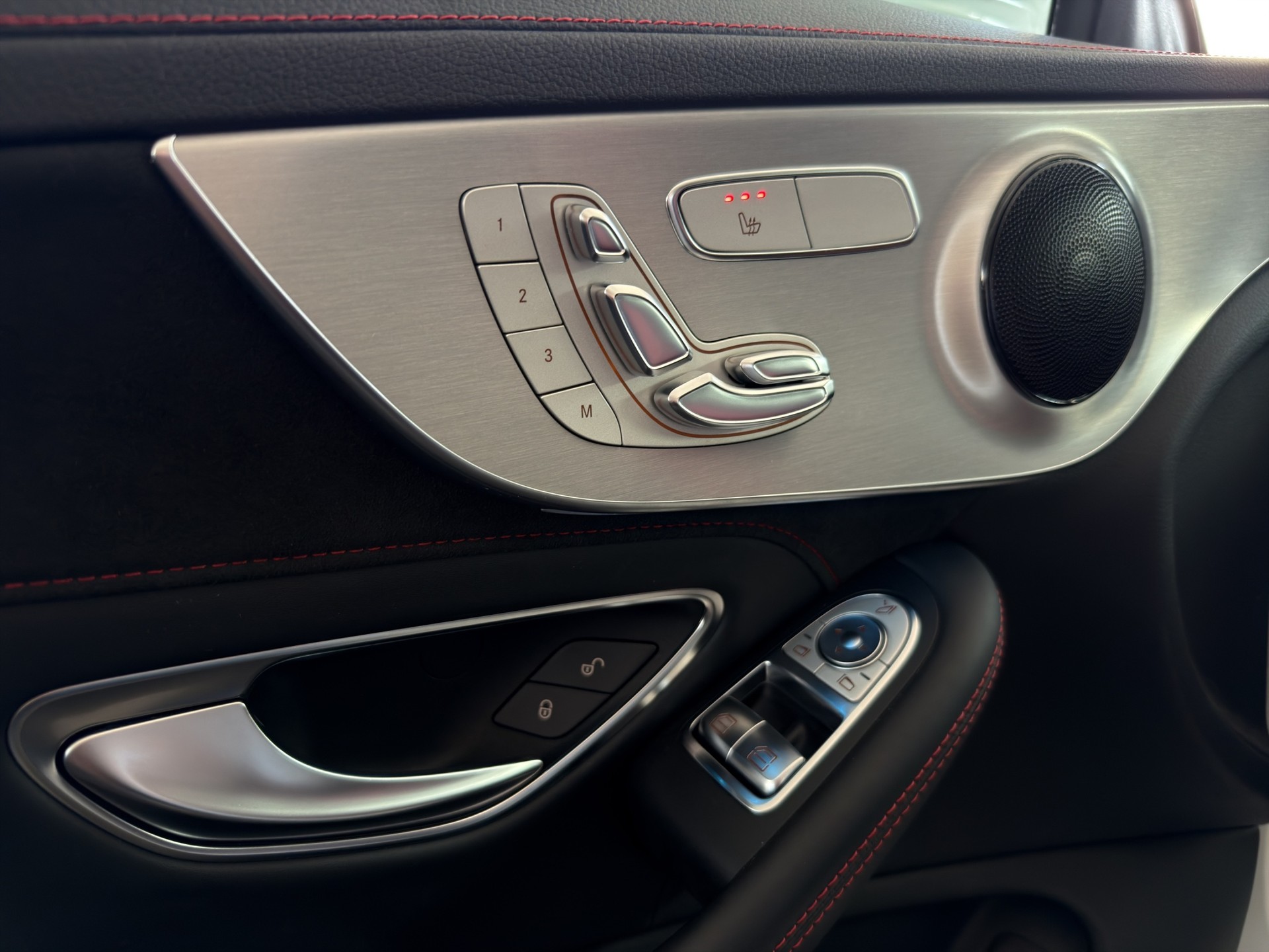 MERCEDES-BENZ C 63 AMG Speedshift-image-16