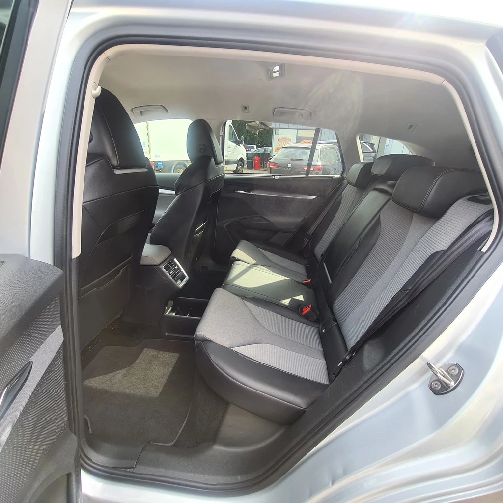 SKODA Enyaq iV 80x ** Teil-Leder ** 265 PS ** Paket Family Plus ** Paket Licht & Sicht ** Conv.Paket **-image-11