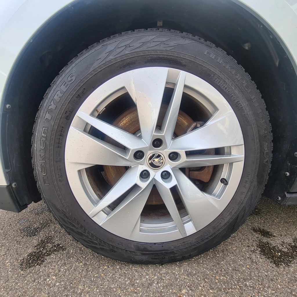 SKODA Enyaq iV 80x ** Teil-Leder ** 265 PS ** Paket Family Plus ** Paket Licht & Sicht ** Conv.Paket **-image-12