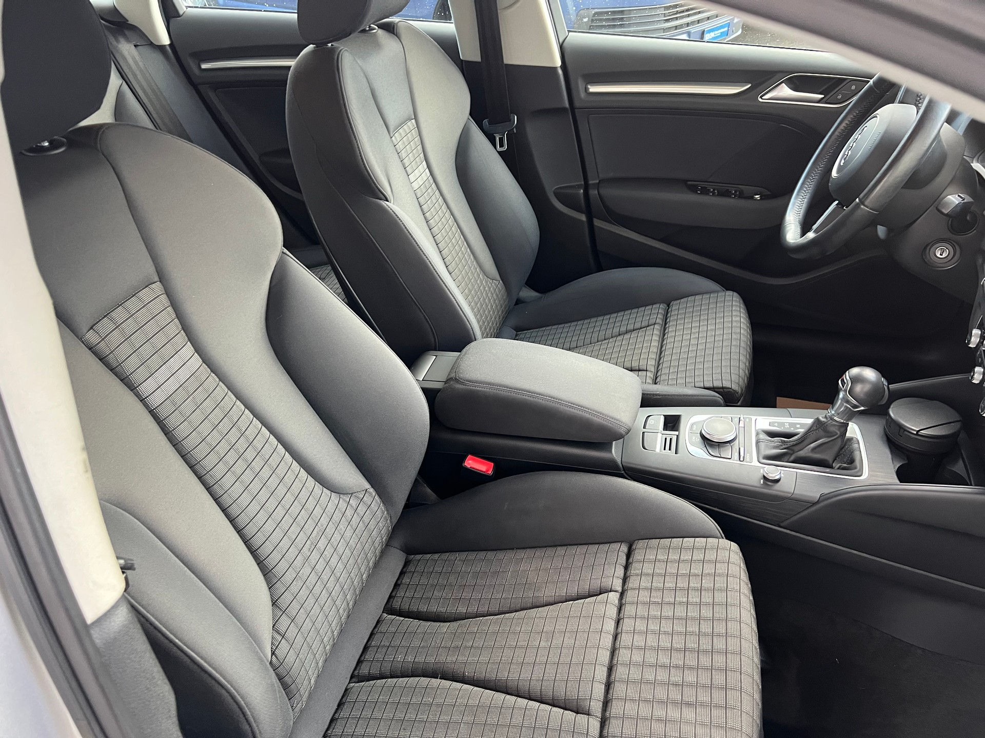 AUDI A3 Sportback 1.8 TFSI Ambition 4x4 *** Navigation * Tempomat * MFK 16.01.2026 * 1 Jahr Garantie möglich ***-image-10