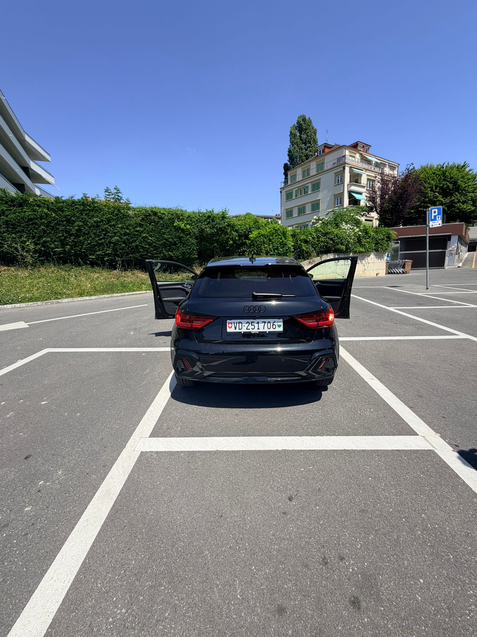 AUDI 1.5 35 TFSI City Carver-image-1