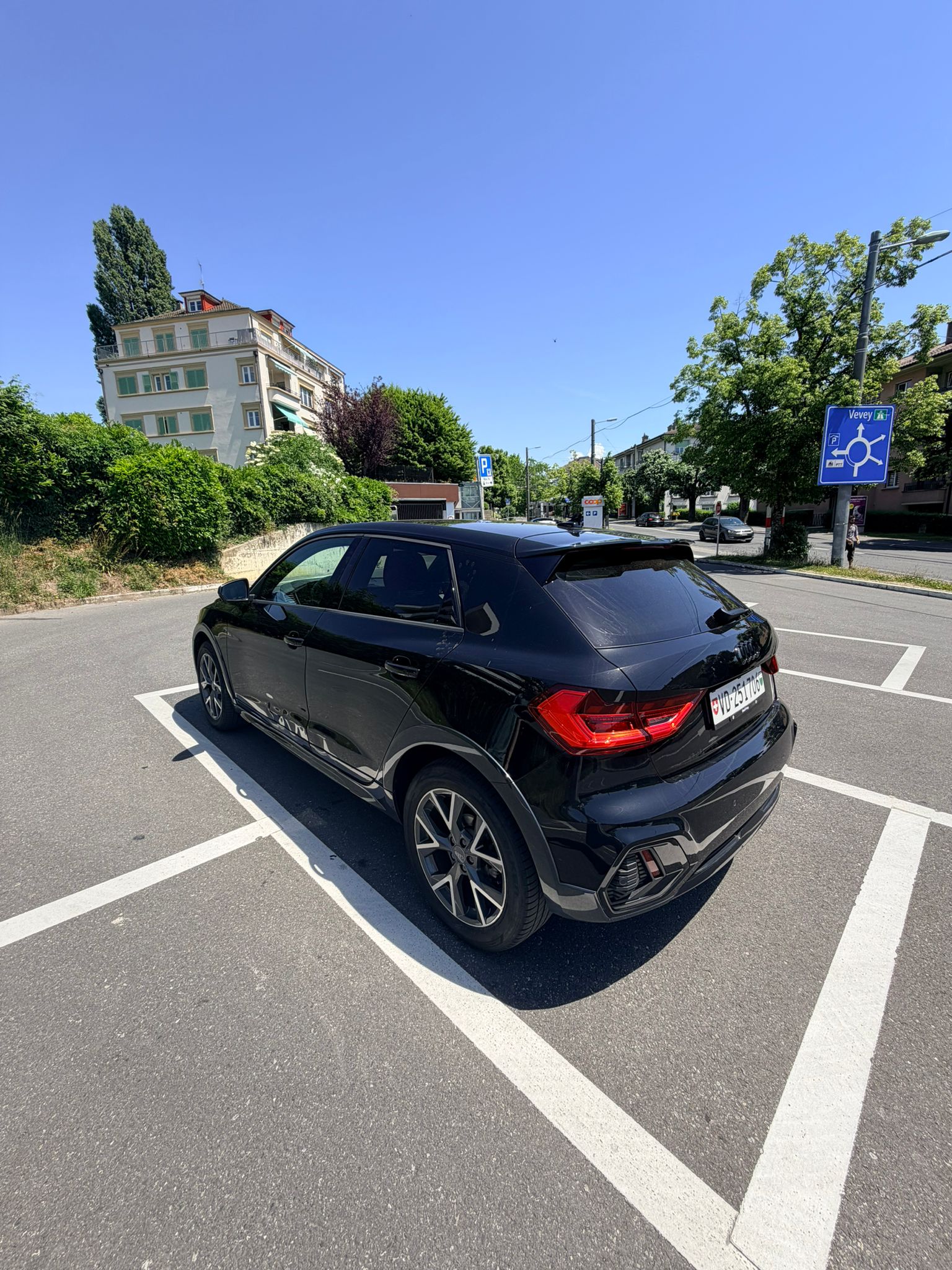 AUDI 1.5 35 TFSI City Carver-image-2