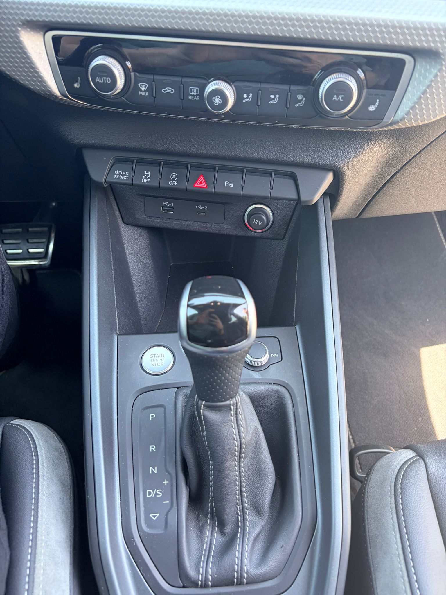 AUDI 1.5 35 TFSI City Carver-image-16