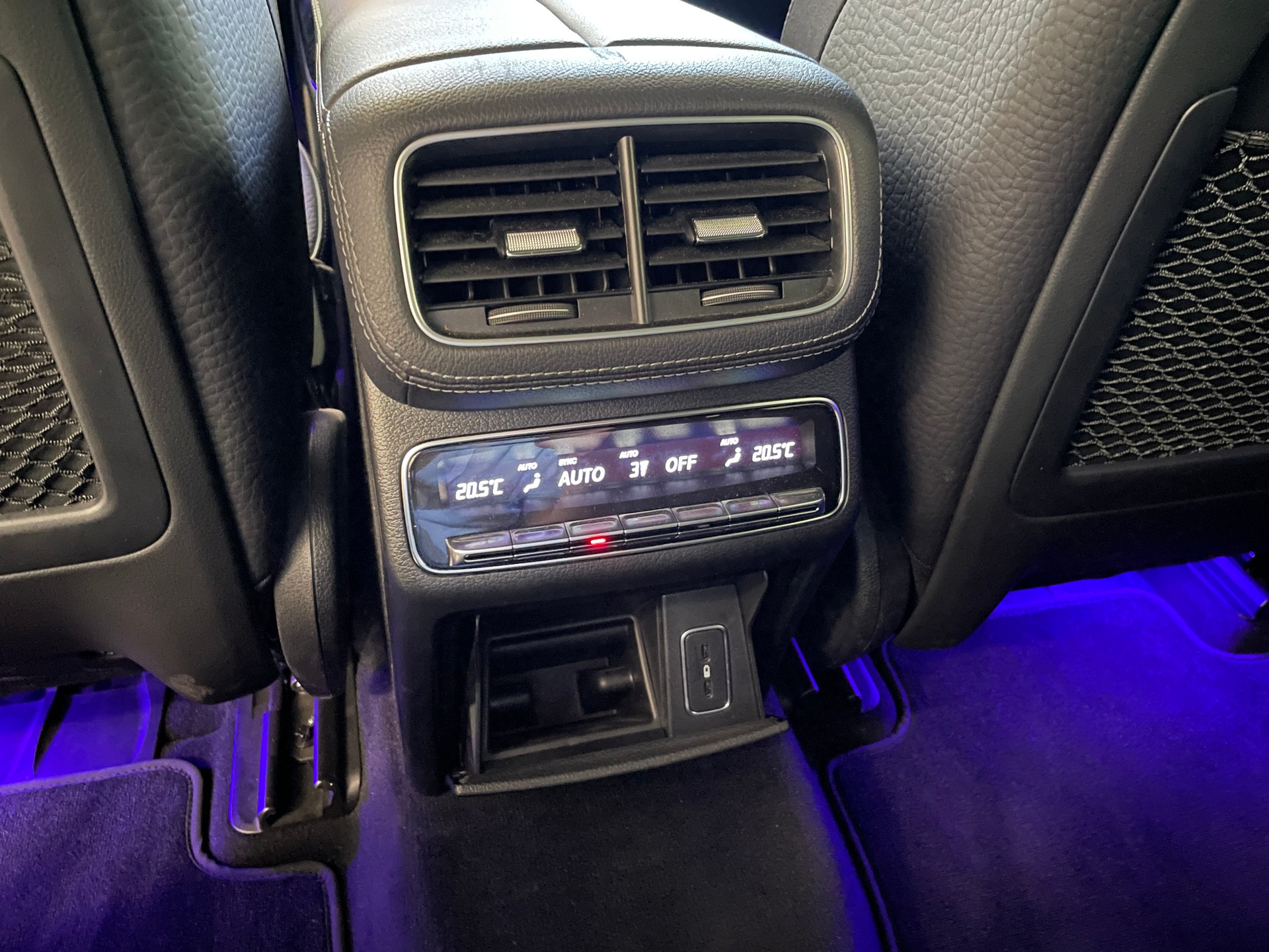 MERCEDES-BENZ GLE 450 4Matic AMG Line 9G-Tronic-image-12