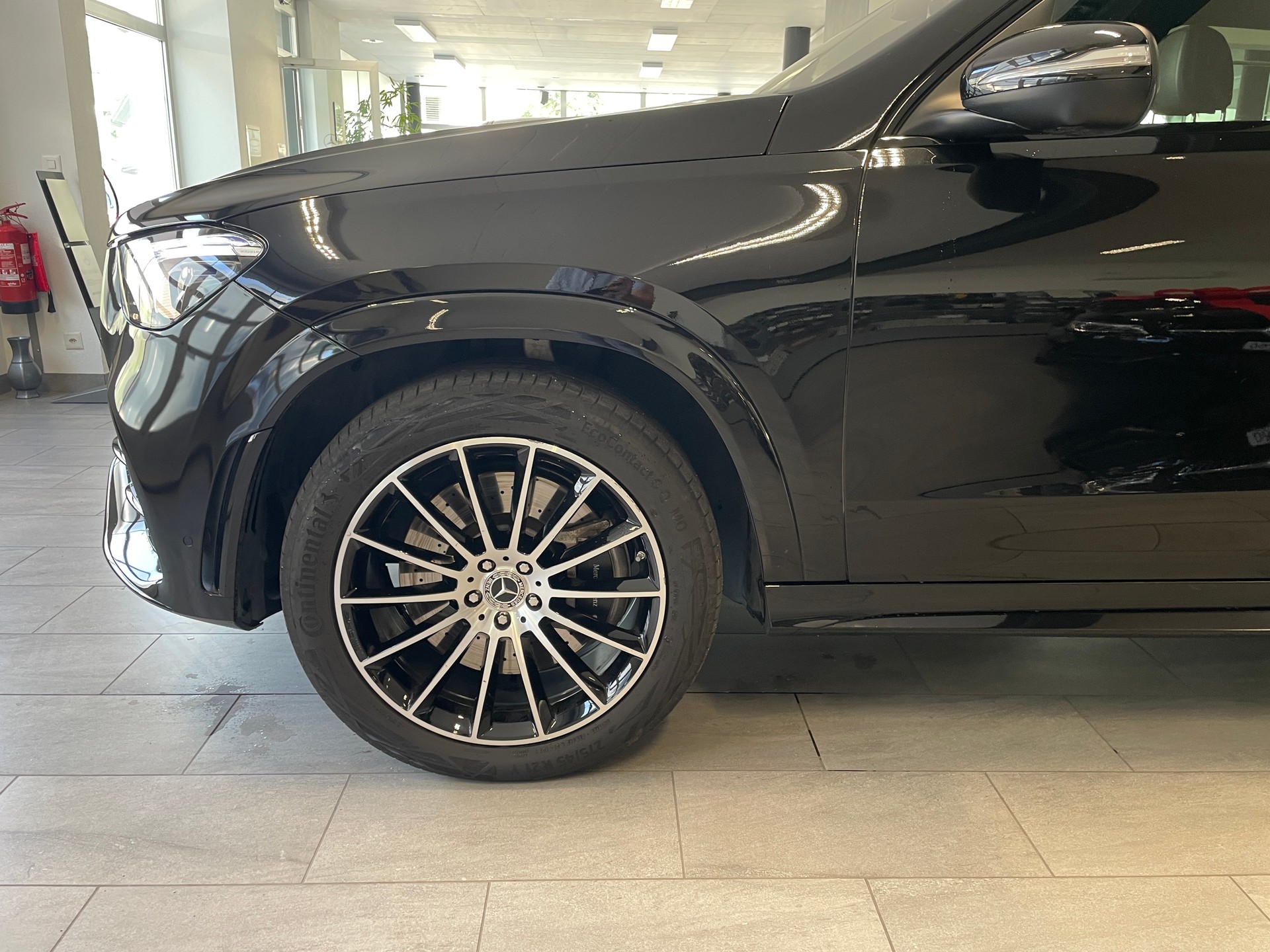 MERCEDES-BENZ GLE 450 4Matic AMG Line 9G-Tronic-showroom-element-3
