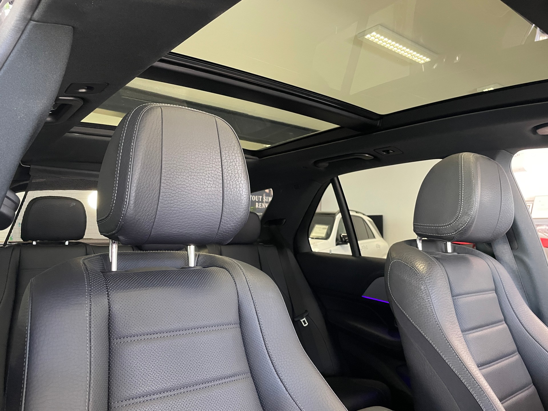 MERCEDES-BENZ GLE 450 4Matic AMG Line 9G-Tronic-image-30