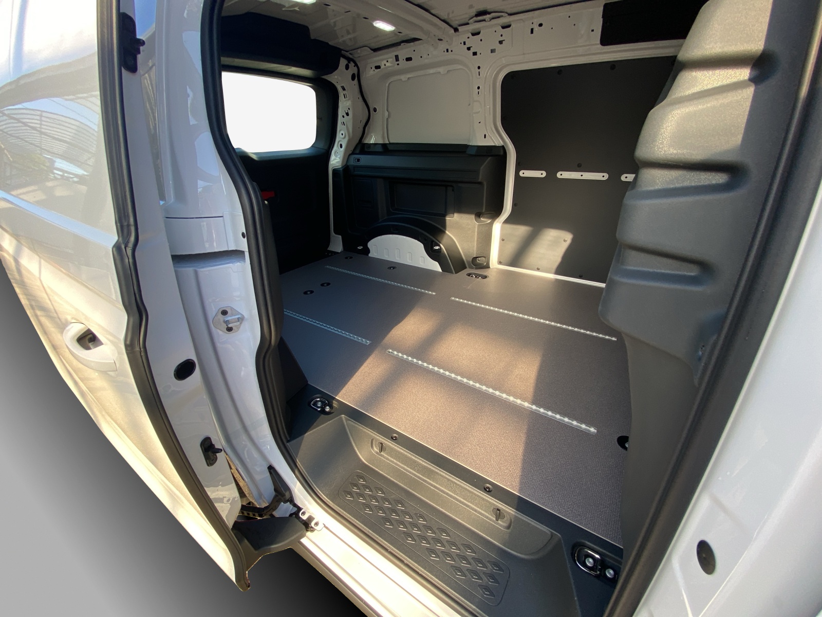 VW ID. Buzz Cargo Pro-image-11