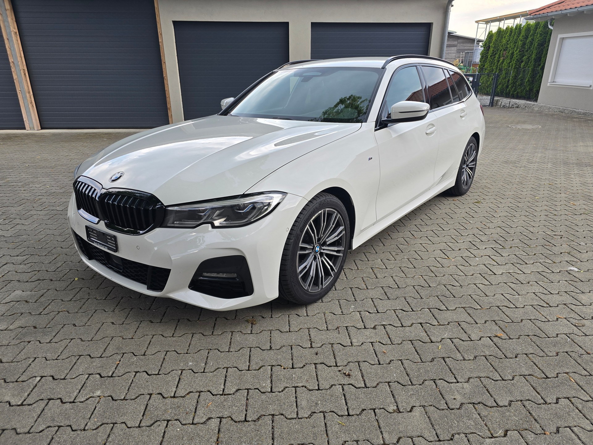 BMW 320d xDrive-image-0