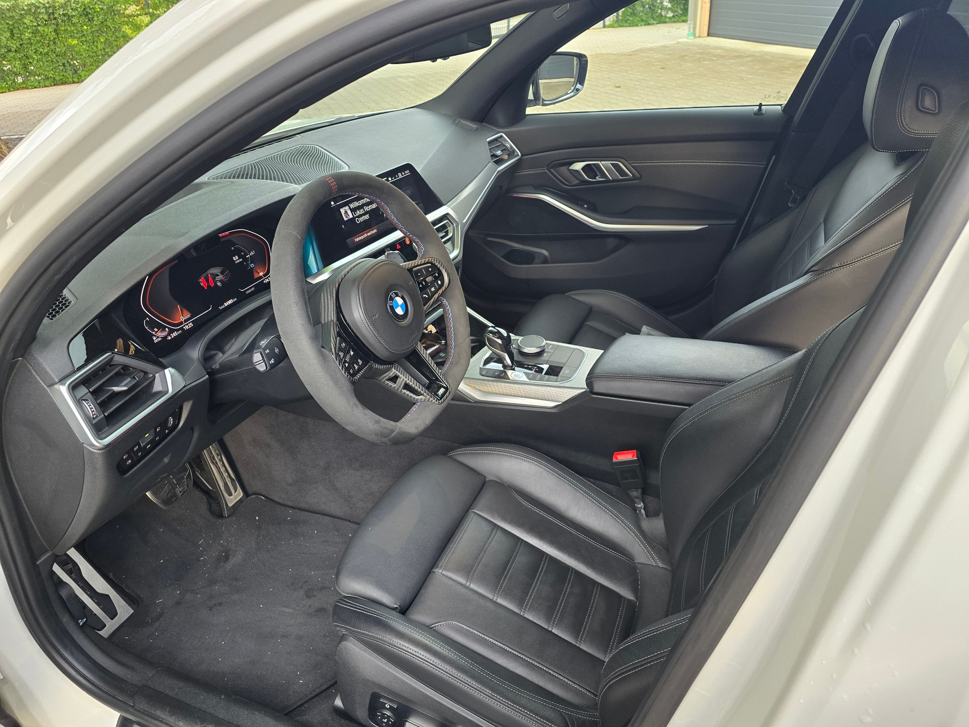 BMW 320d xDrive-image-2