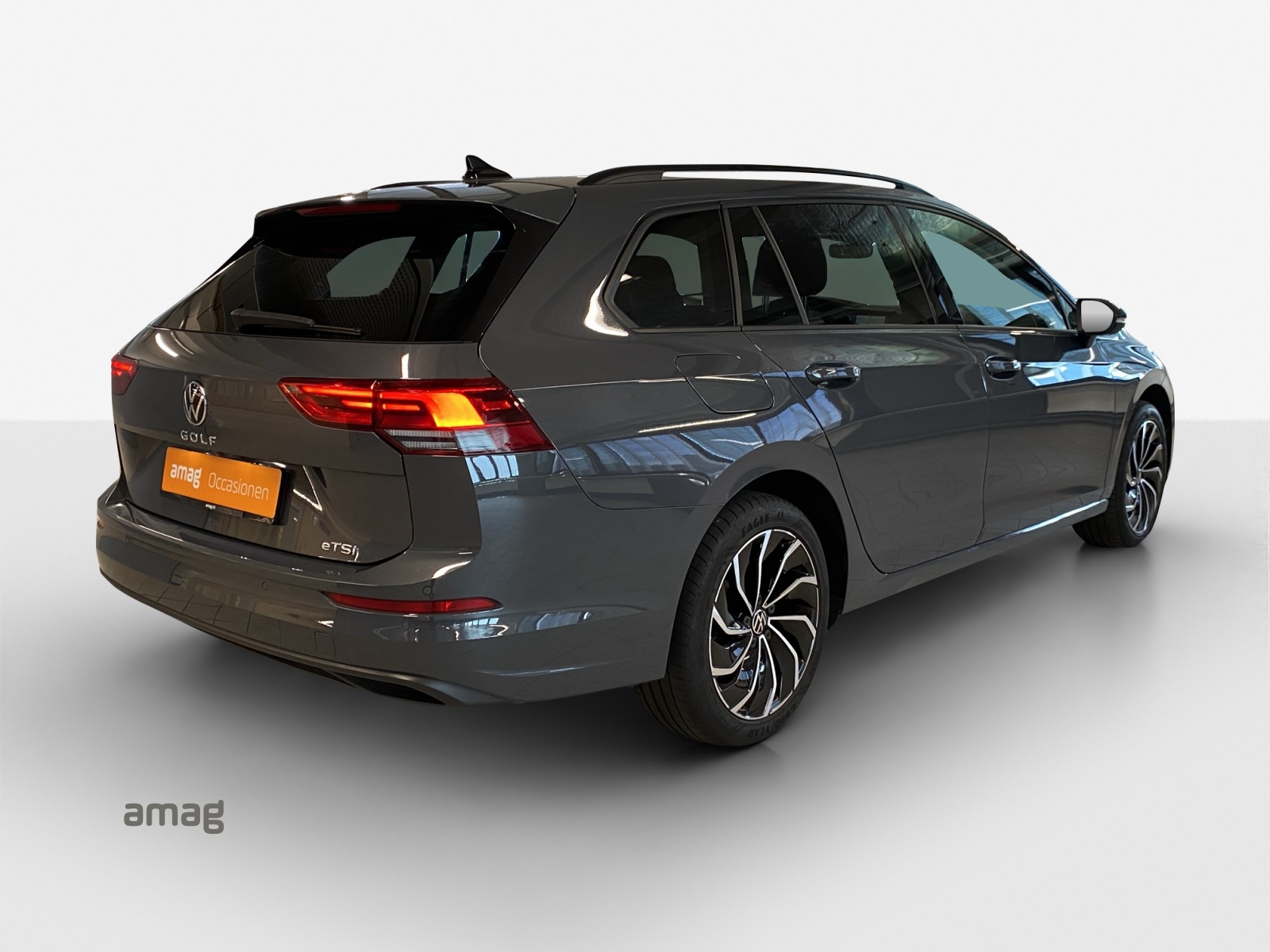 VW Golf Variant 1.5 eTSI mHEV Life-image-4