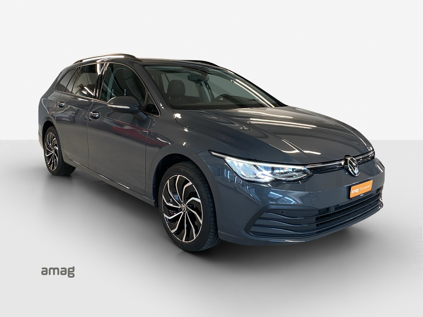 VW Golf Variant 1.5 eTSI mHEV Life-image-5