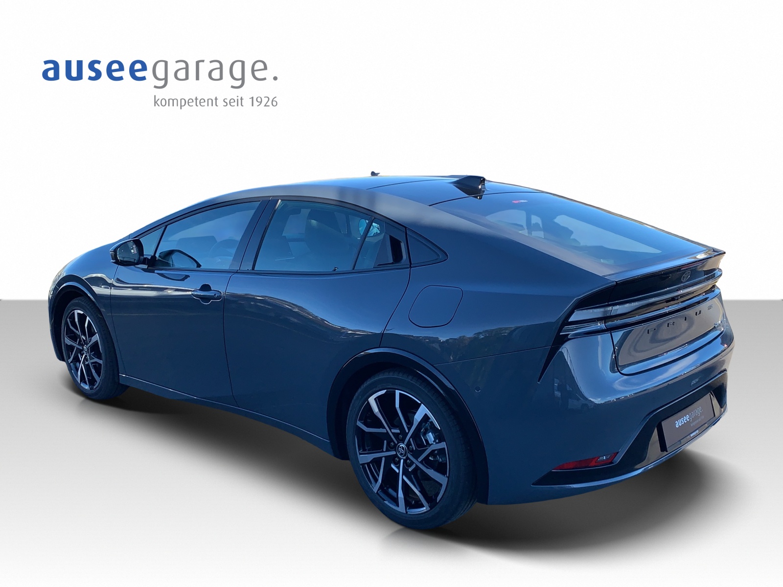 TOYOTA Prius 2.0 Plug-In-Hybrid Premium-image-2