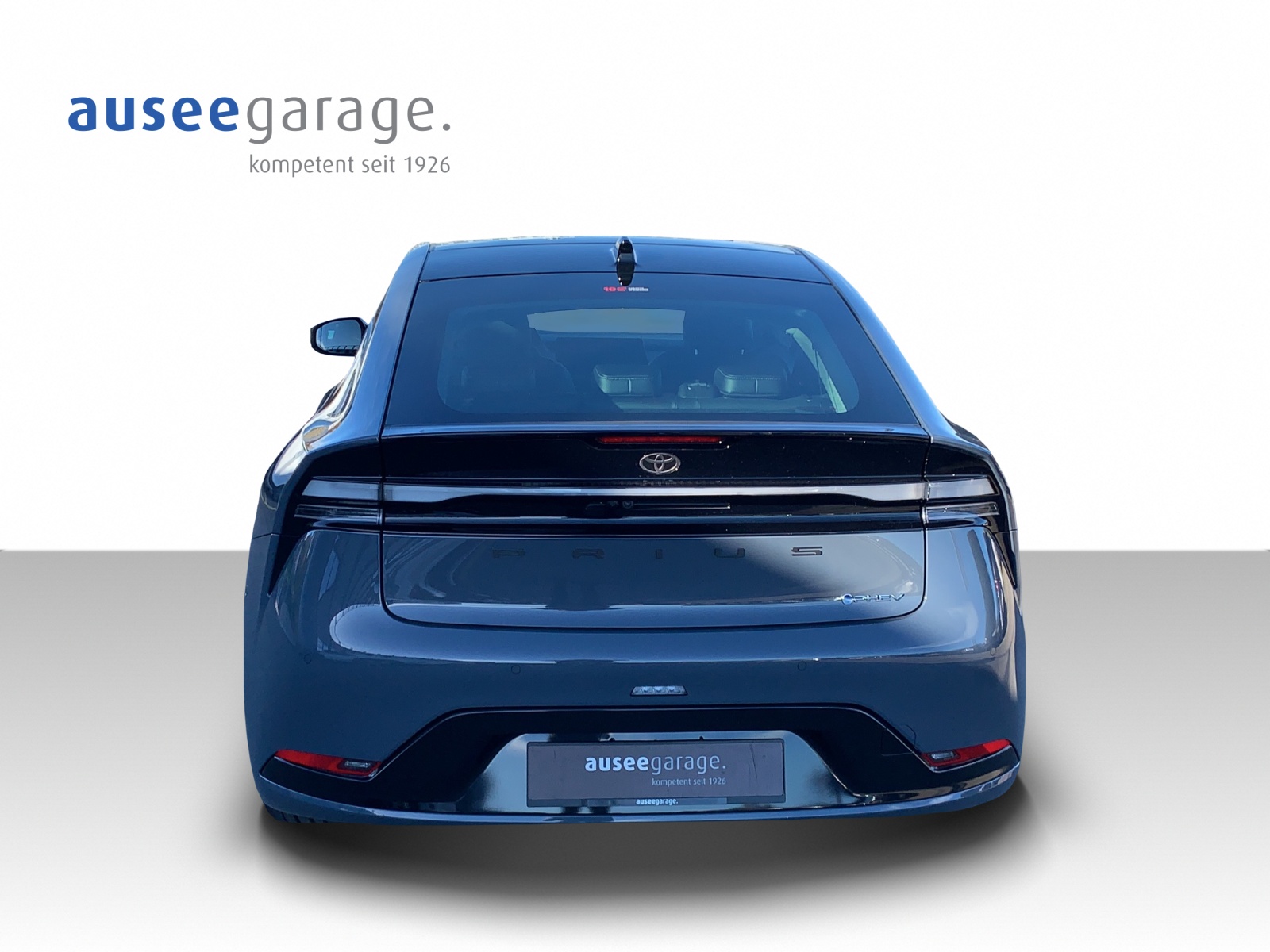 TOYOTA Prius 2.0 Plug-In-Hybrid Premium-image-3