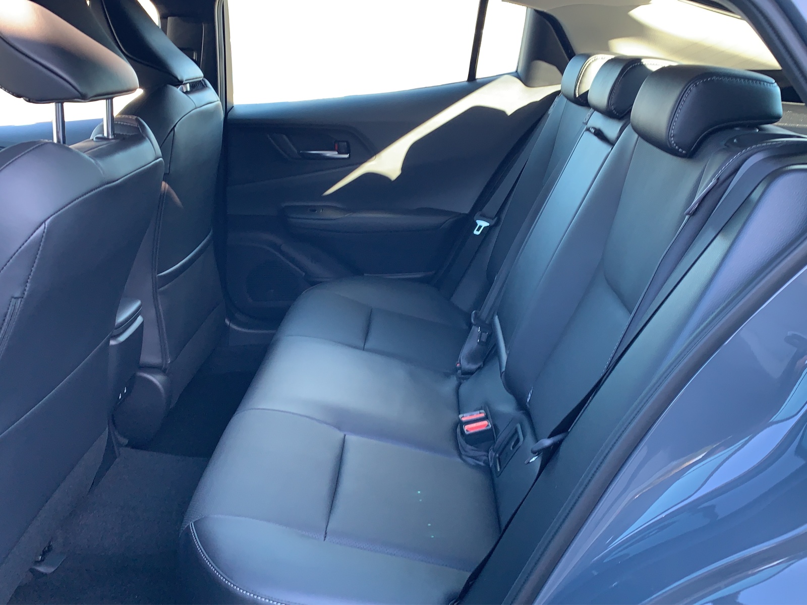 TOYOTA Prius 2.0 Plug-In-Hybrid Premium-image-8