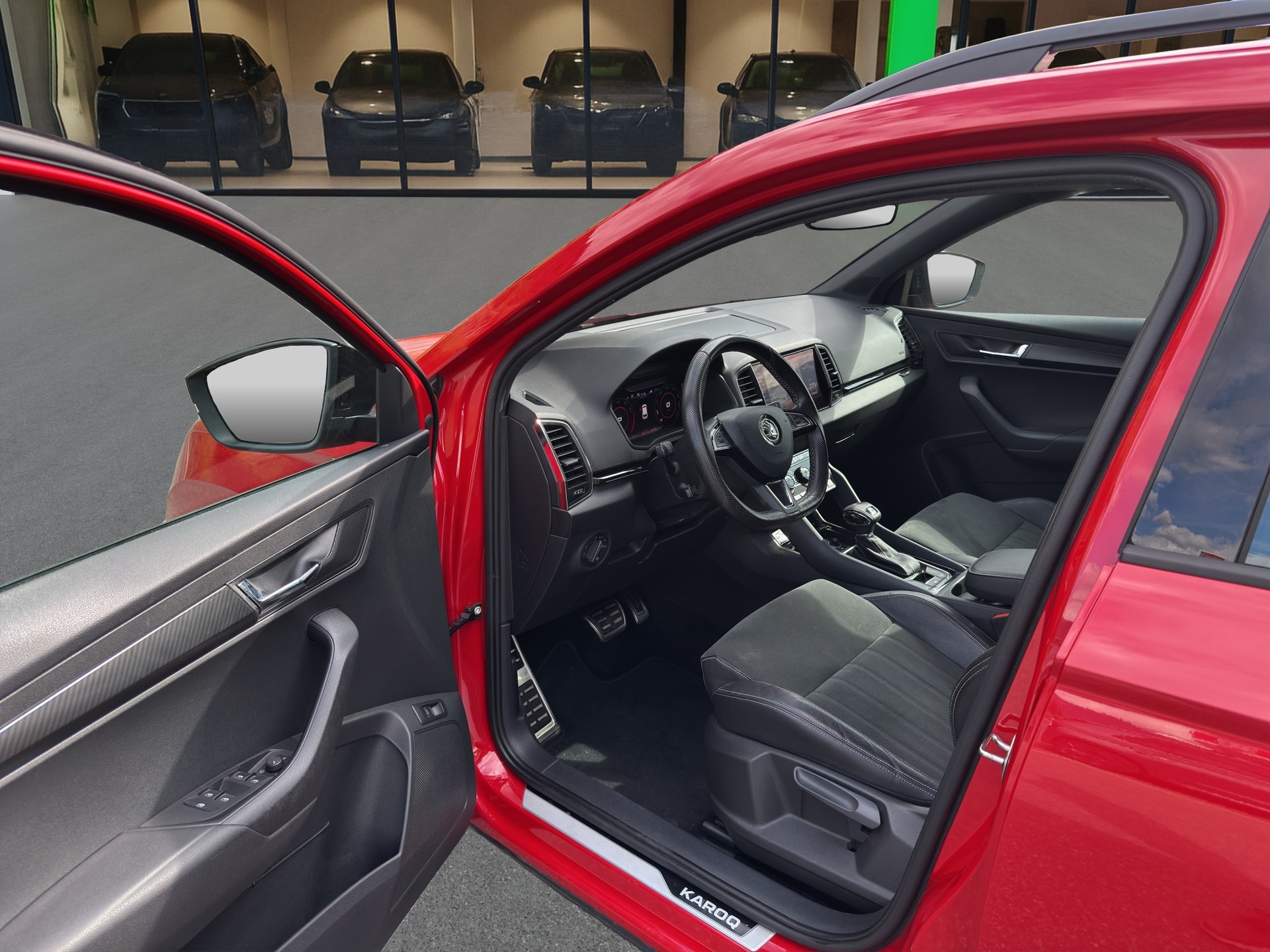 SKODA Karoq 2.0 TSI SportLine 4x4 DSG-image-12