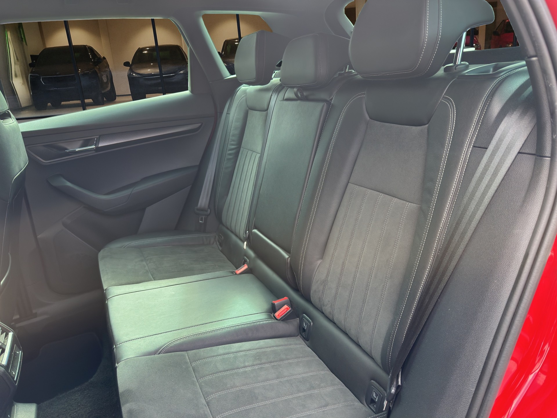 SKODA Karoq 2.0 TSI SportLine 4x4 DSG-image-7