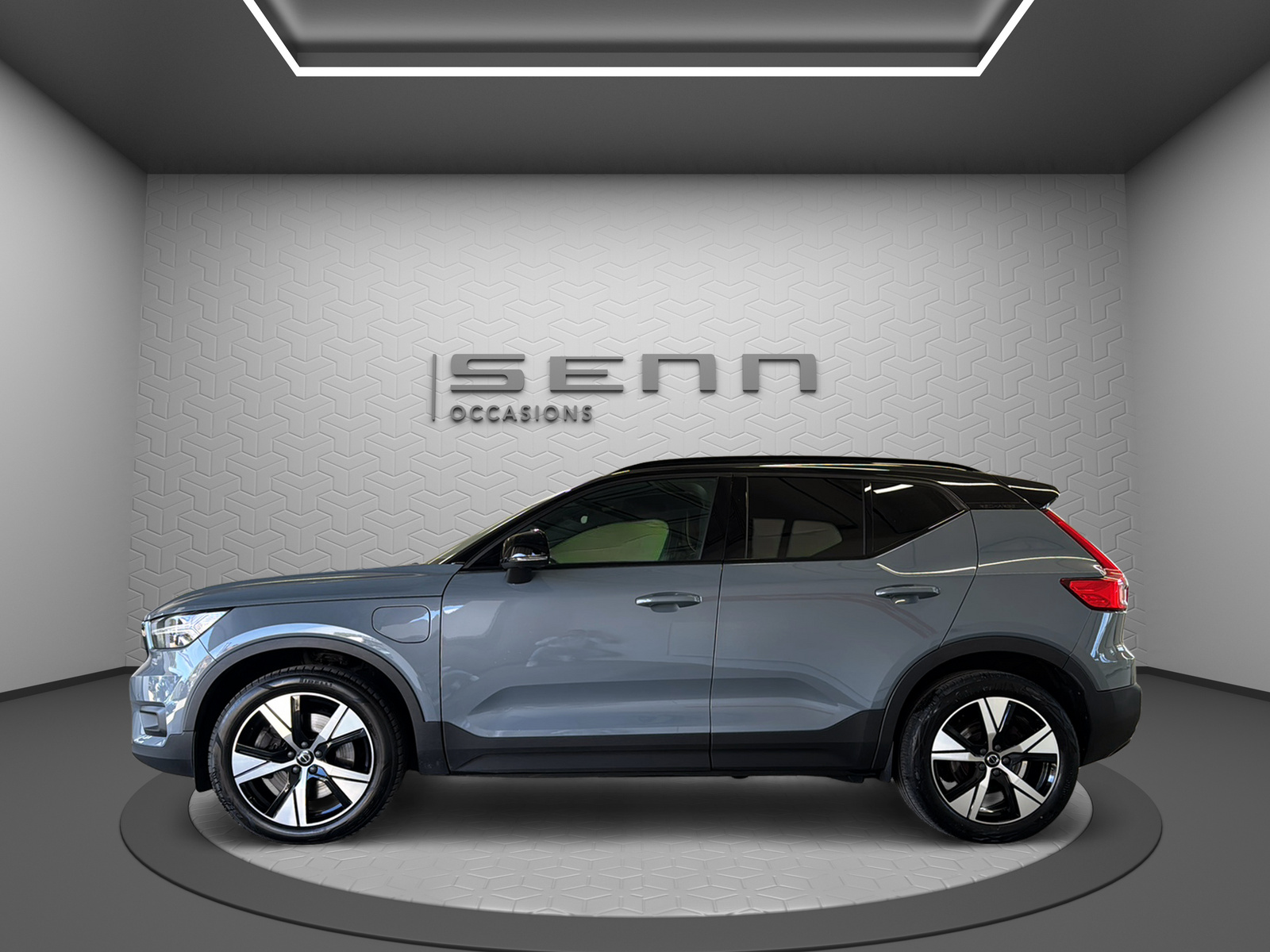 VOLVO XC40 T5 TwE R-Design DCT-image-2