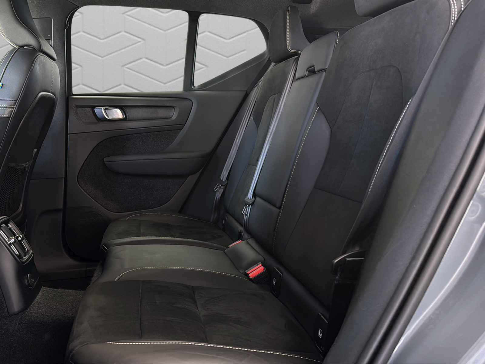 VOLVO XC40 T5 TwE R-Design DCT-image-15