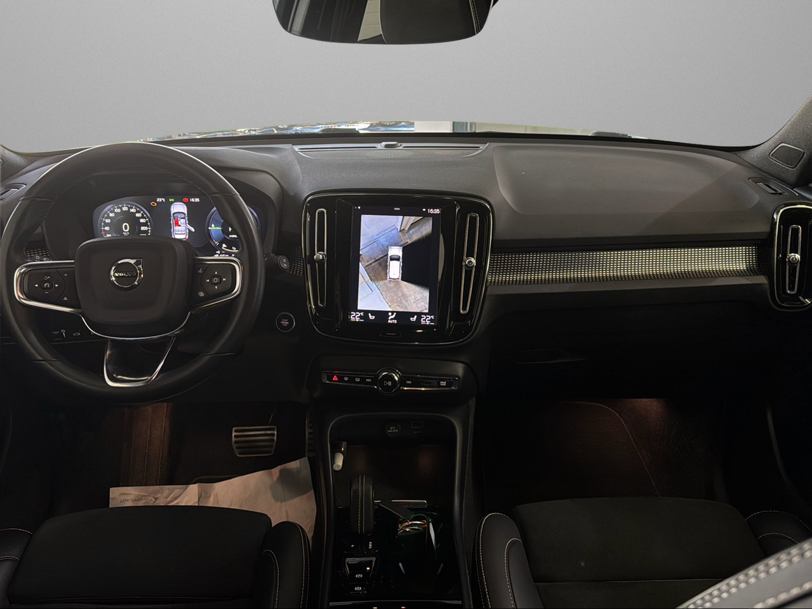 VOLVO XC40 T5 TwE R-Design DCT-image-12