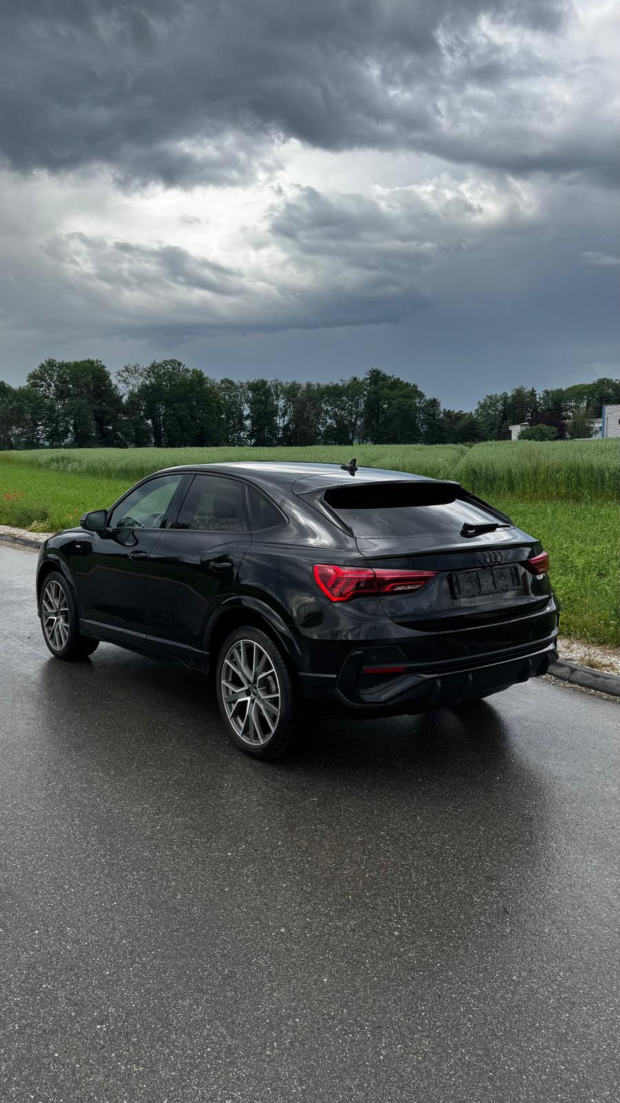AUDI Q3 Sportback 45 TFSI S line quattro S-tronic-image-2