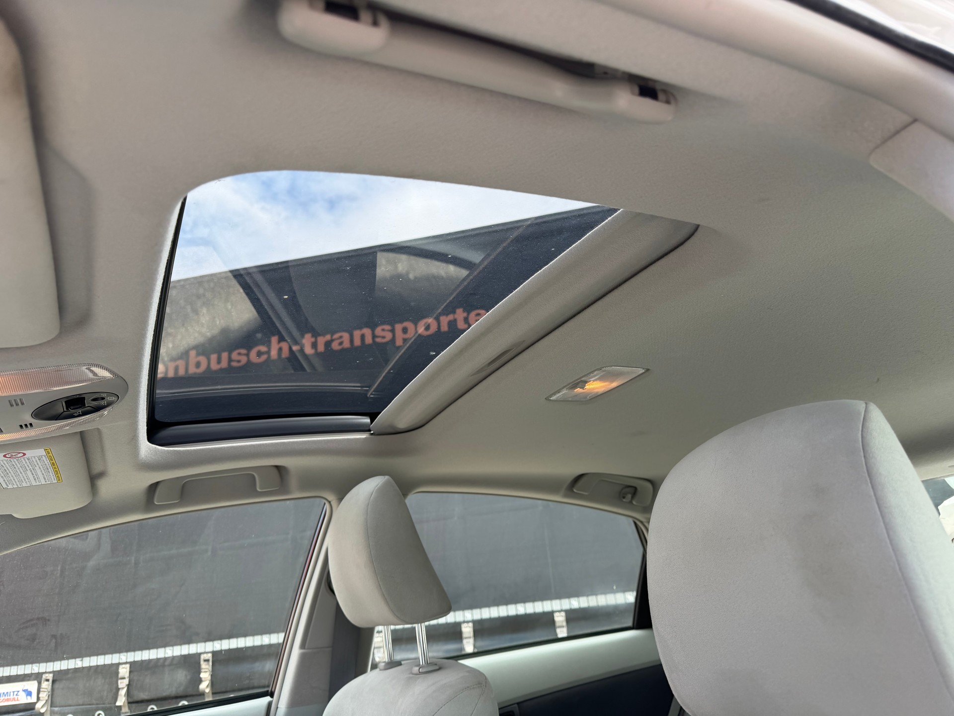 TOYOTA Prius 1.8 16V HSD Sol-image-6
