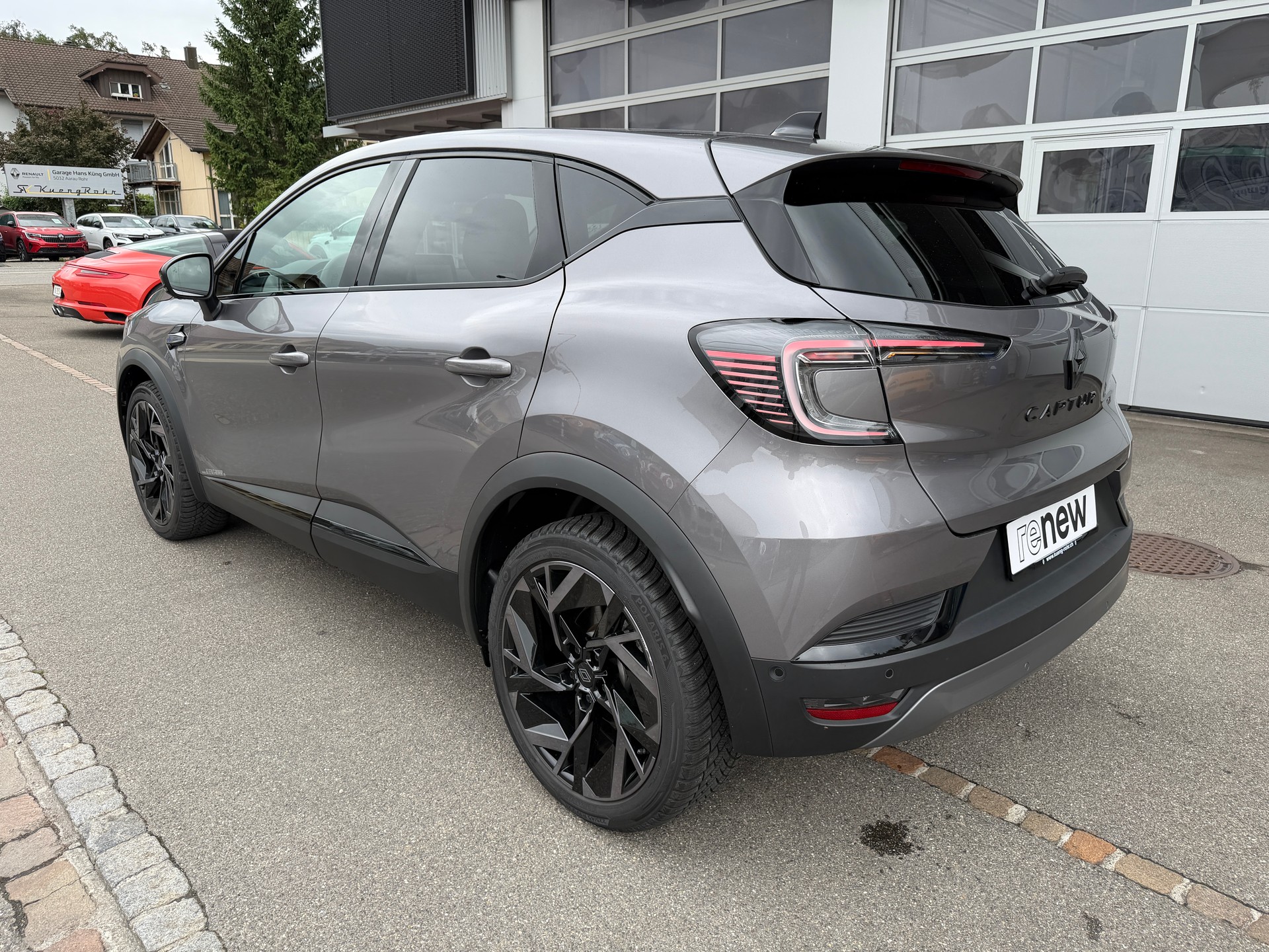 RENAULT Captur 1.3 TCe 160 esprit Alpine EDC-image-1