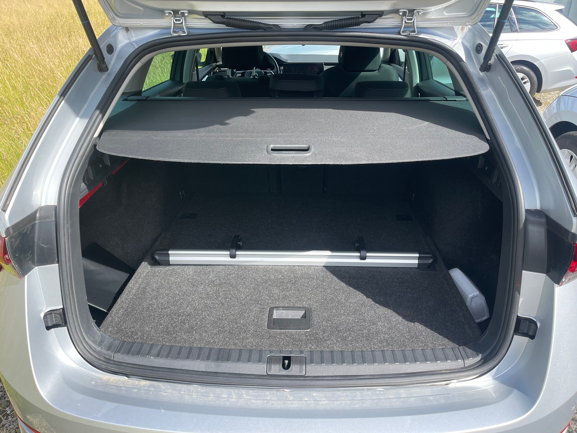 SKODA Octavia Combi 2.0 TDI DSG Ambition 4x4 !!! Topausstattung !!!-image-5