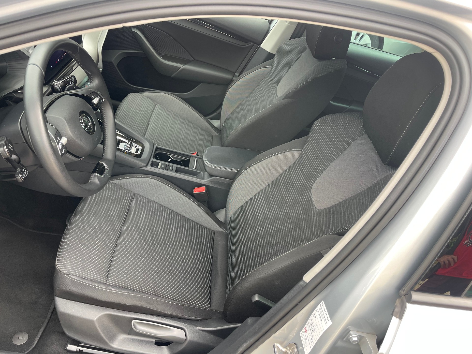 SKODA Octavia Combi 2.0 TDI DSG Ambition 4x4 !!! Topausstattung !!!-image-10