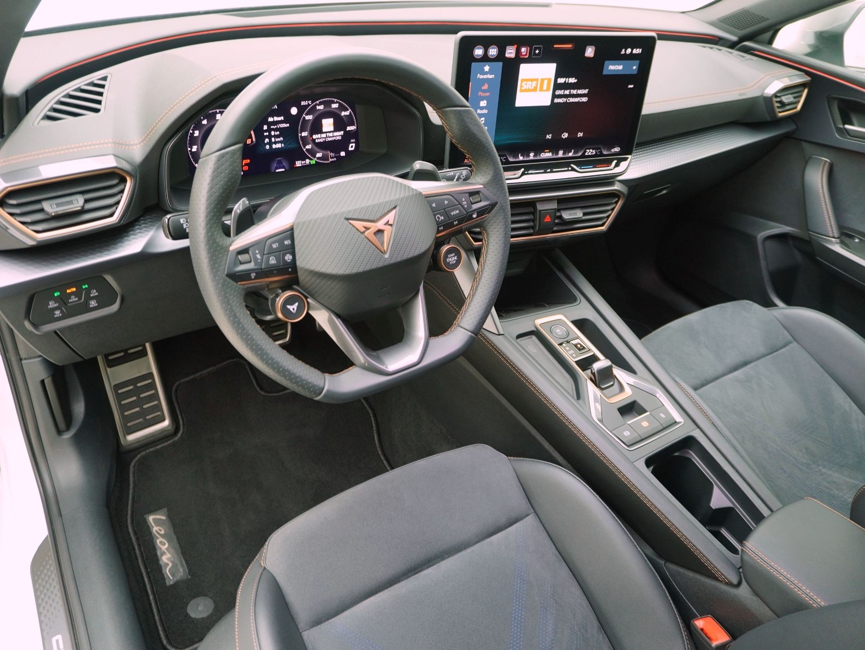 CUPRA Leon ST 1.5 eTSI DSG **Cupra Werksgarantie bis 04/2030**-image-9