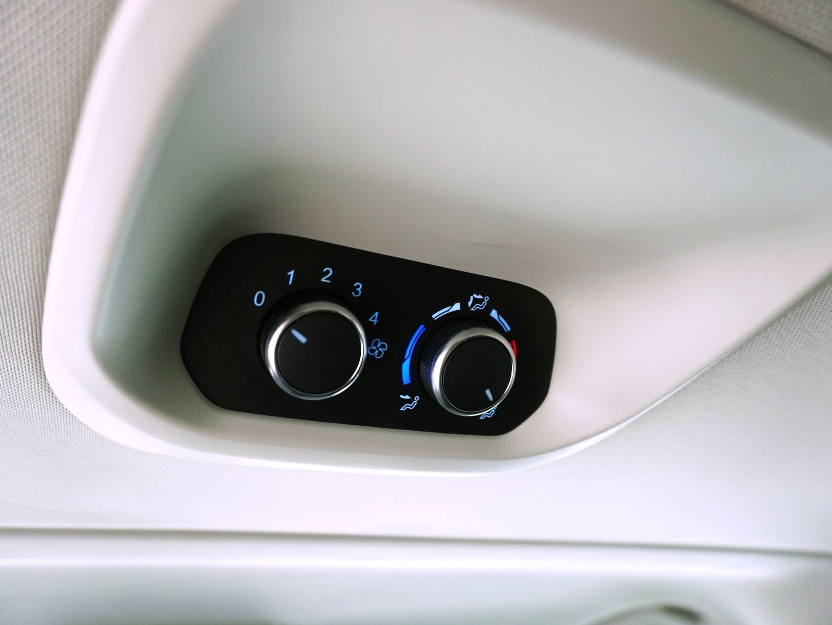 FORD Tourneo Custom 320 L1 MHEV Titanium-image-10