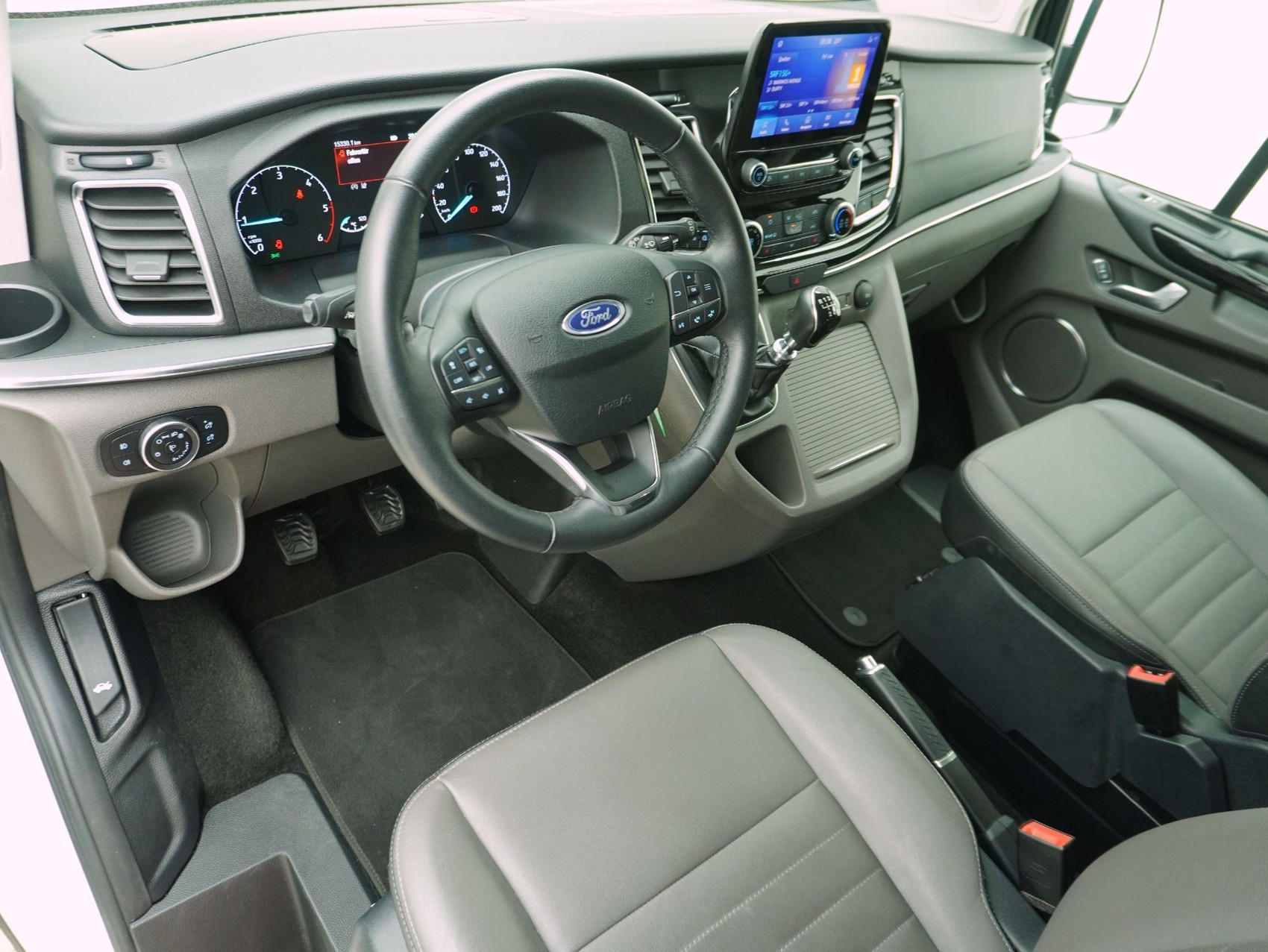 FORD Tourneo Custom 320 L1 MHEV Titanium-image-8
