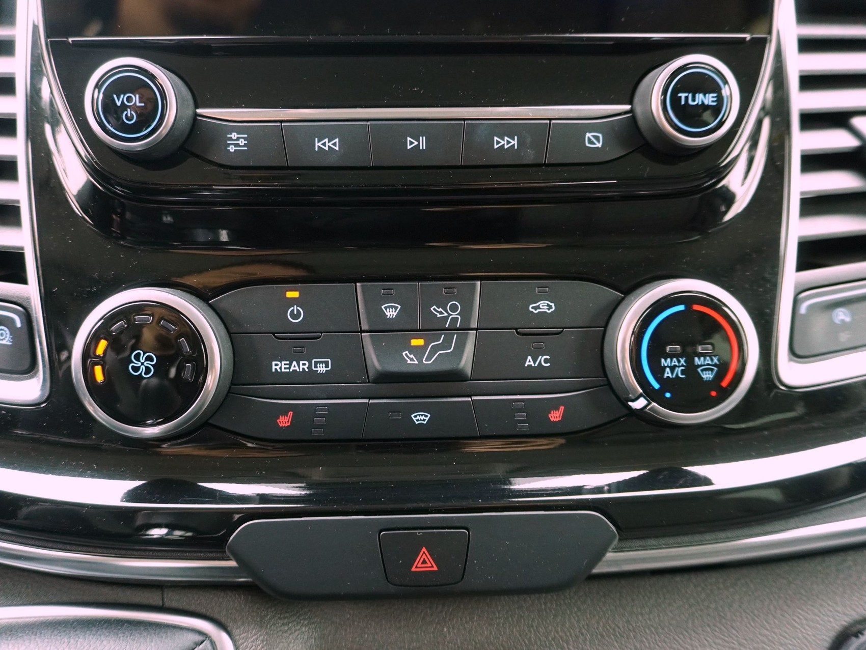 FORD Tourneo Custom 320 L1 MHEV Titanium-image-15