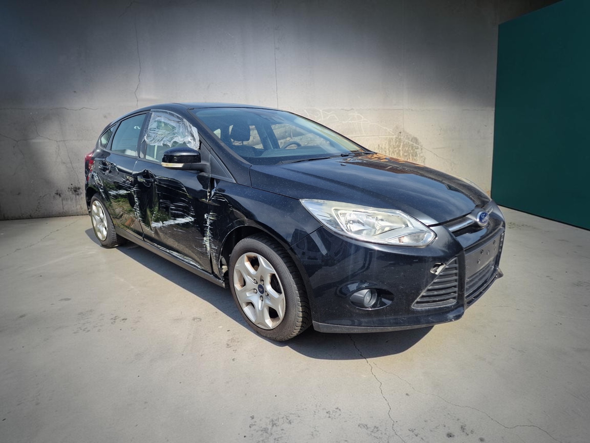 FORD Focus 1.0 SCTi Titanium Motorschaden 8x Alu-image-0