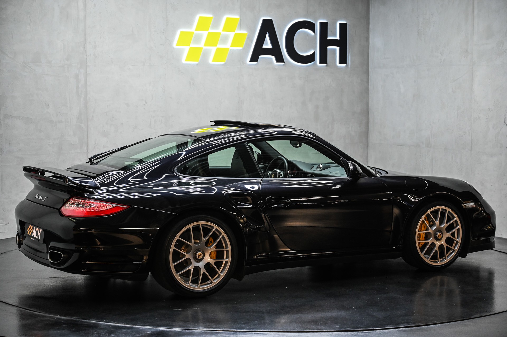 PORSCHE 911 Turbo S PDK-image-9