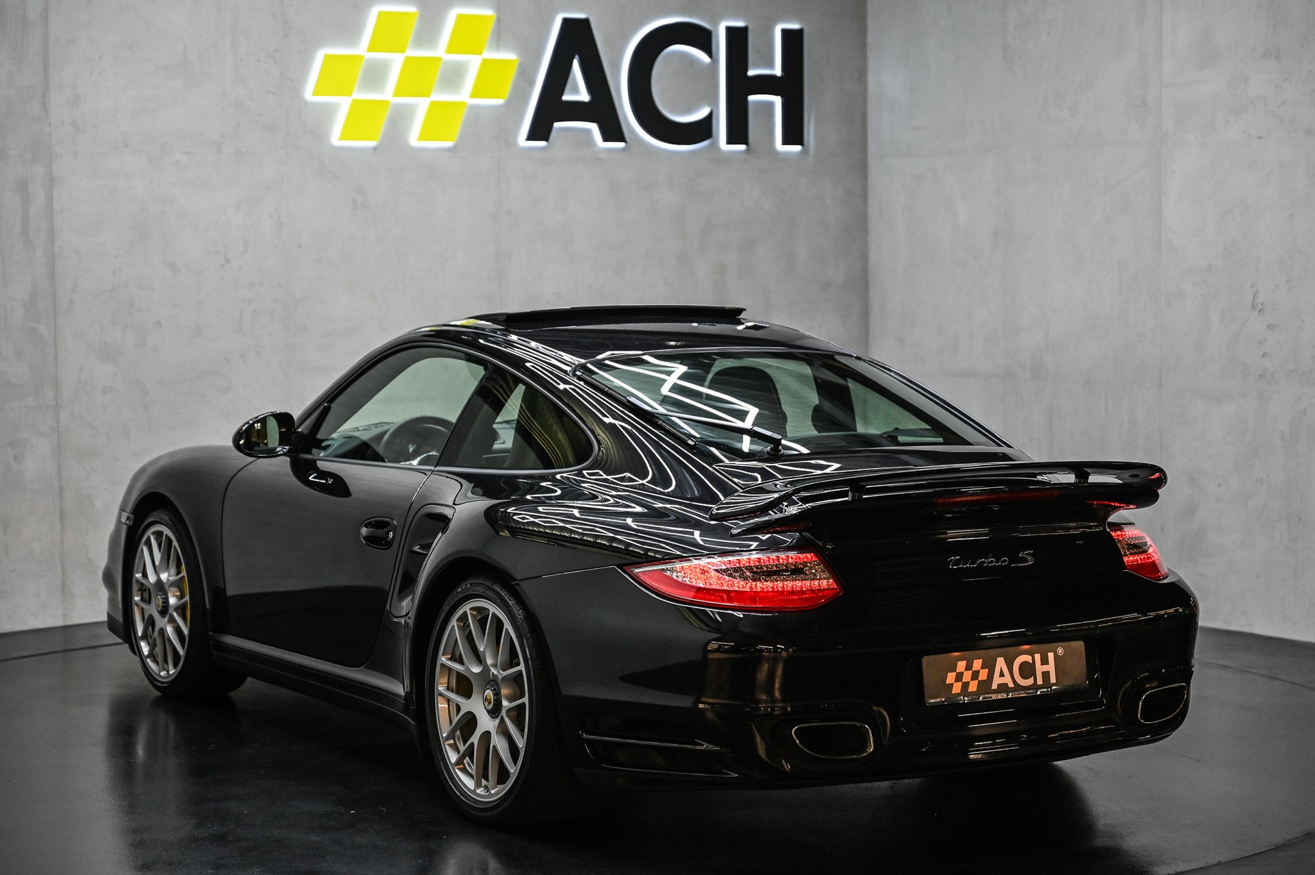 PORSCHE 911 Turbo S PDK-image-6