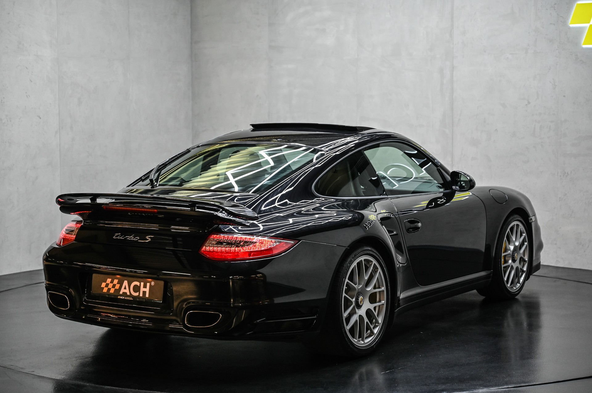PORSCHE 911 Turbo S PDK-image-8
