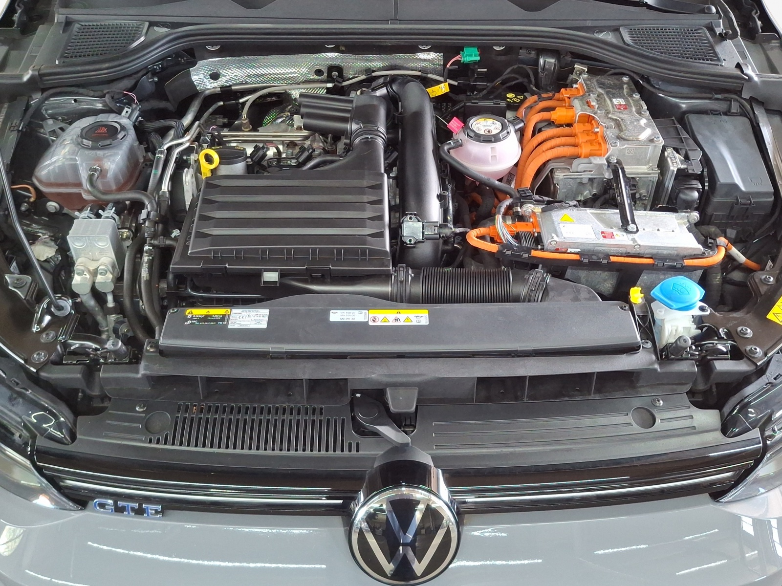 VW Golf 1.4 TSI PHEV GTE-image-16