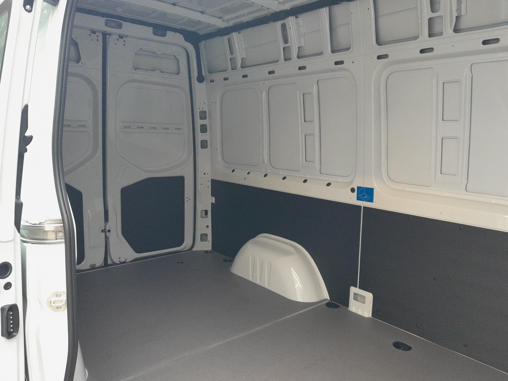MERCEDES-BENZ Sprinter 317 Kaw. 3665 S 2.0 CDI 170 Pro-image-12