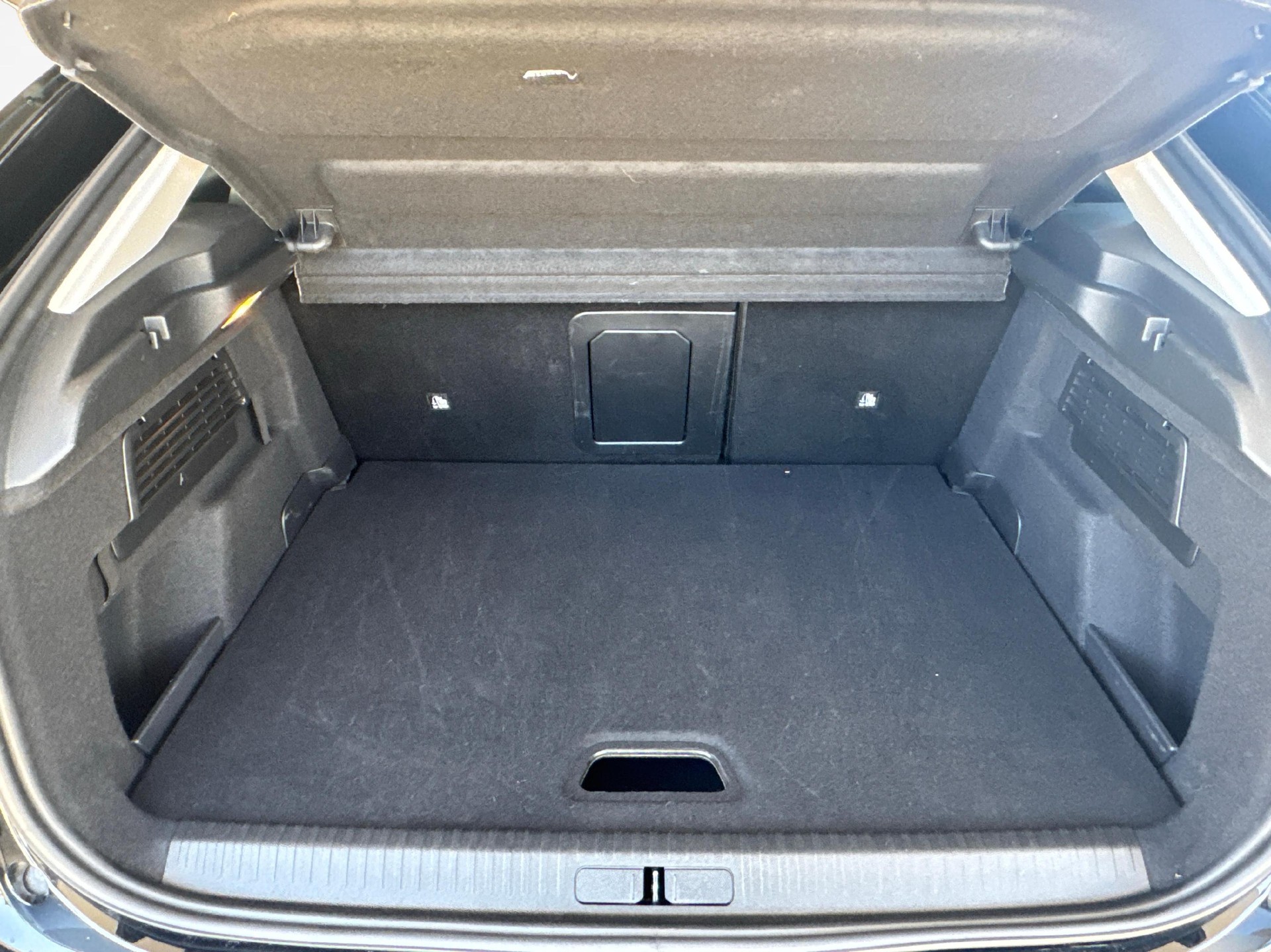 CITROEN C4 1.2 PureTech Shine-image-11