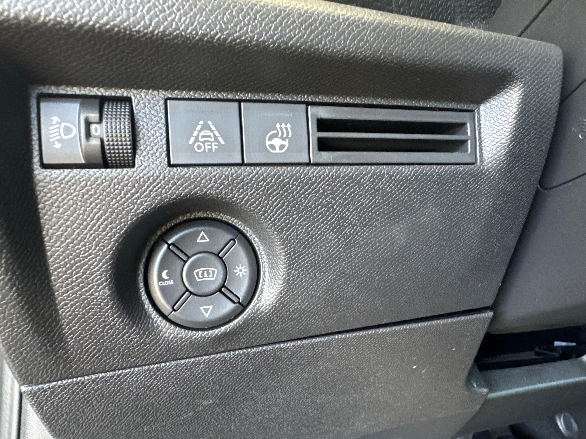 CITROEN C4 1.2 PureTech Shine-image-17