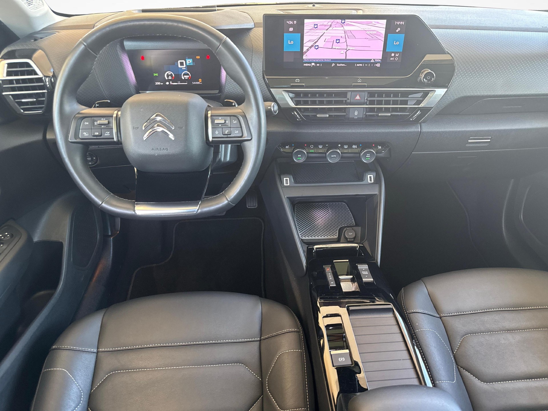 CITROEN C4 1.2 PureTech Shine-image-8