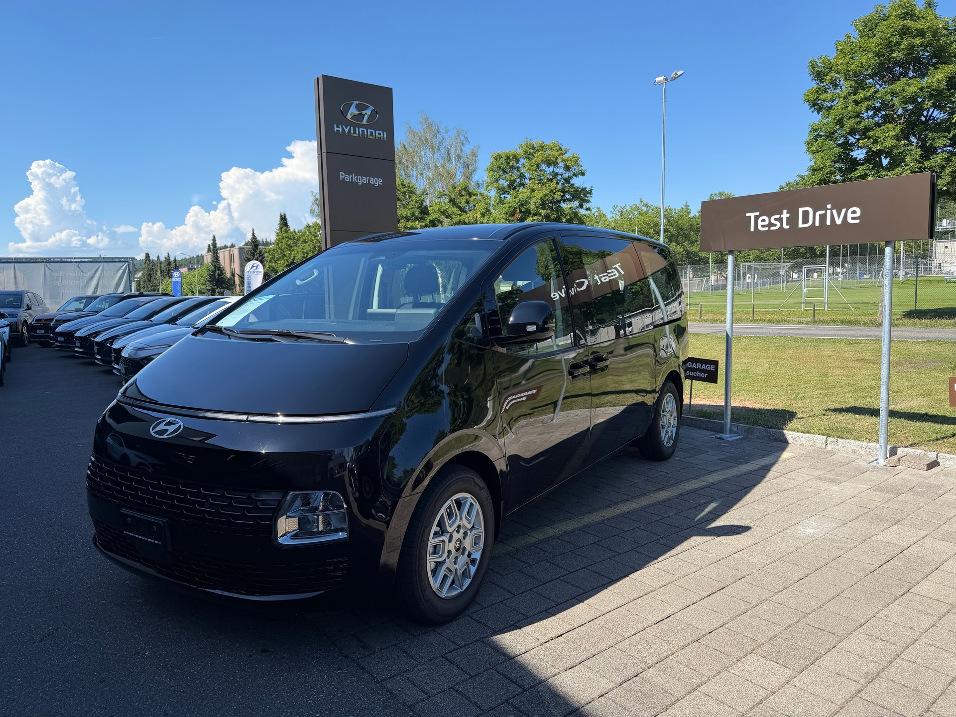 HYUNDAI Staria Wagon 1.6 T-GDi HEV Amplia A-image-0